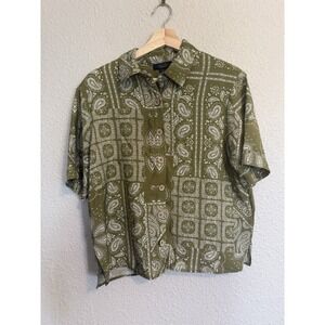 Rachel Roy Green Short Sleeve  Cropped Button Down Size Small Paisley Boxy